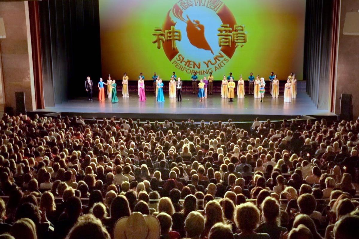 Shen Yun Gives Us the Beauty and Song of Life, Says Retired Insurance VP