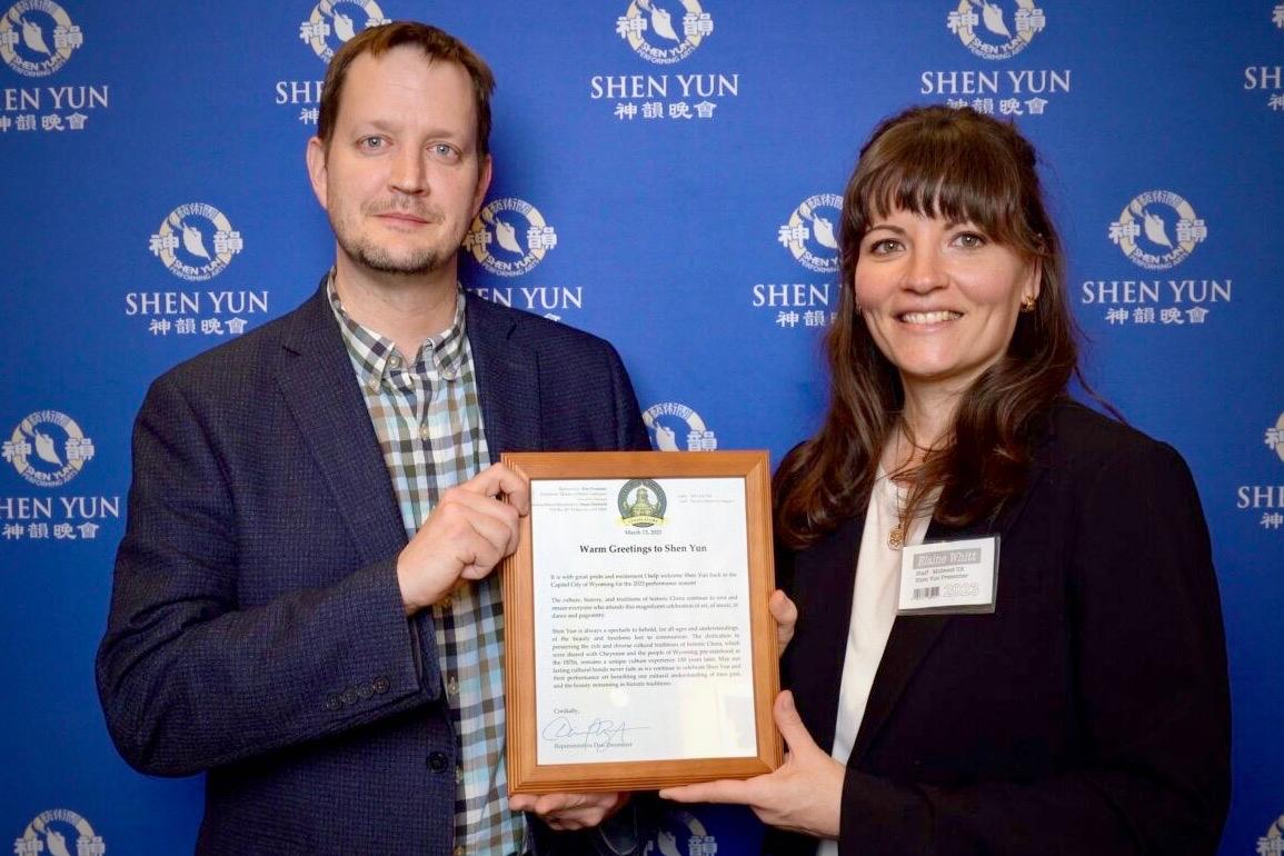 ‘I Think Everybody Should See the Show’: Wyoming Representative Applauds Shen Yun