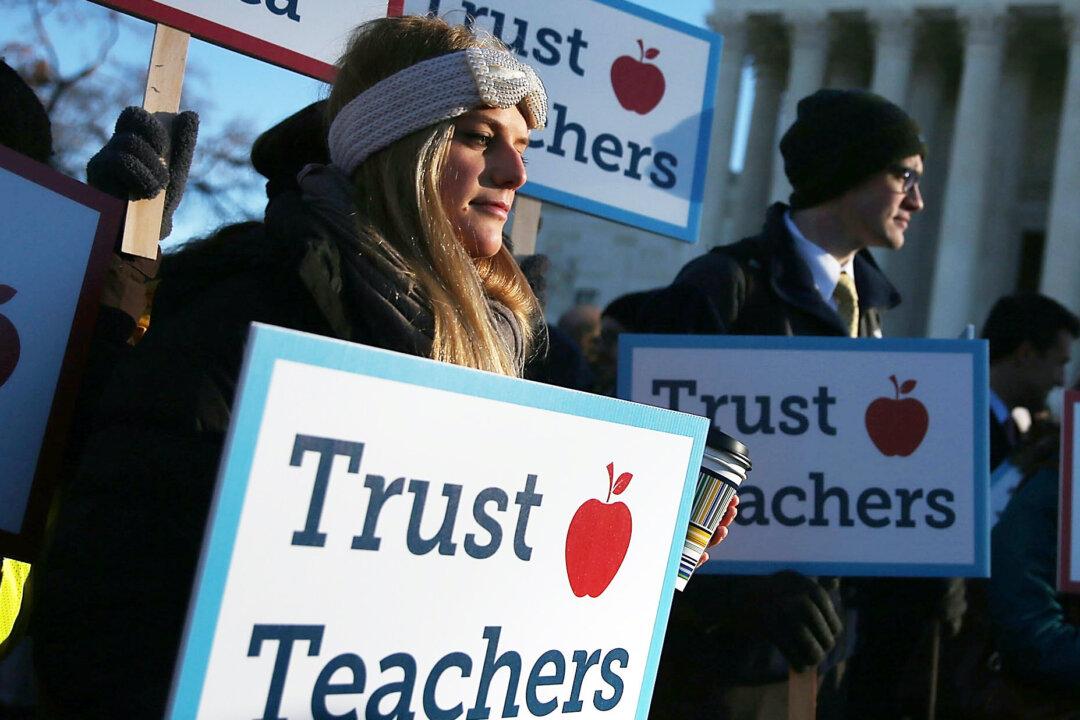 Florida Bans ‘Indoctrination’ in Teacher Training Programs