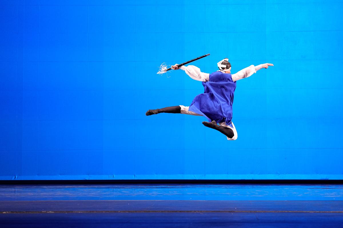<br/>Jesse Browde performs "The Immortal Poet" in the preliminary round of the NTD International Classical Chinese Dance Competition in Purchase, N.Y., on Sept. 8, 2023. (Larry Dye)