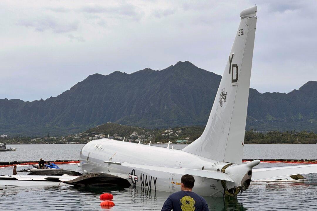 US Navy Plane Removed From Hawaii Bay After It Overshot Runway; Coral Damage Being Evaluated