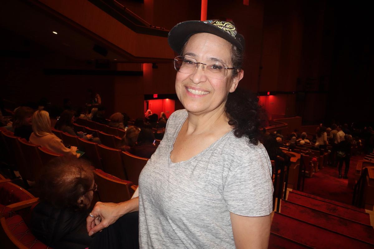 I Wish I Could Come and See Shen Yun Every Single Night, Says Award-Winning Singer