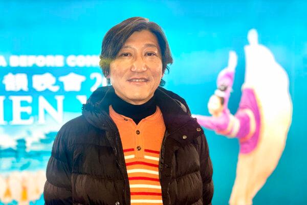 Tsuyoshi Aoyama at the Shen Yun Performing Arts performance at Kobe Bunka Hall in Japan on Feb. 11, 2024. (Ren Zihui/The Epoch Times)