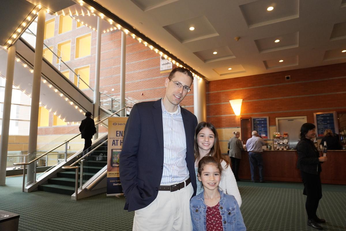 ‘All People in the World Seek the Divine’: Shen Yun Audience