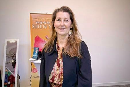 Renate Brune attends Shen Yun Performing Arts at Stadthalle Mülheim an der Ruhr—Theatersaal, Germany, on Feb. 24, 2024. (Yu Ping/The Epoch Times)