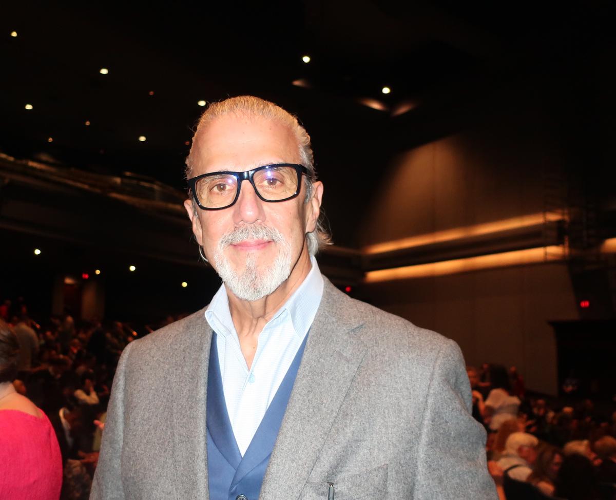 Consultant Says Shen Yun Shows People Something Bigger Than Themselves