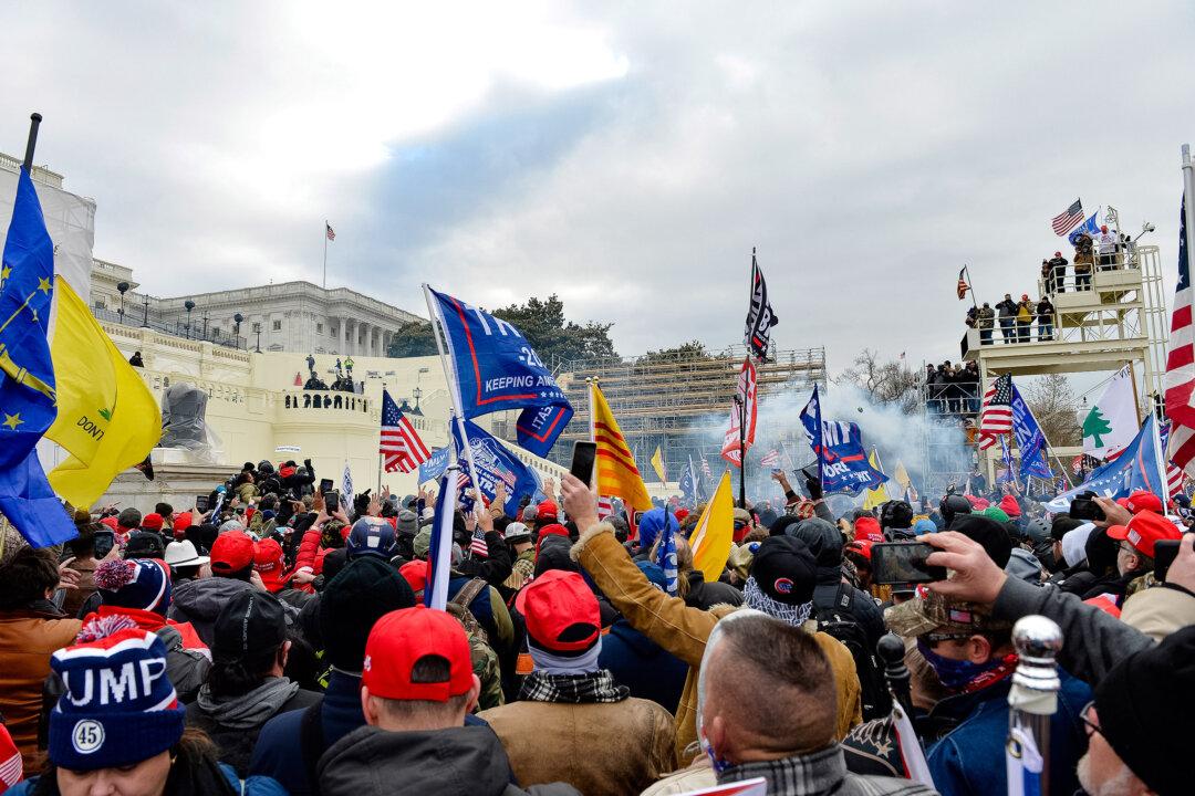 Judge Shoots Down Effort to Identify FBI, Undercover Police on Jan. 6