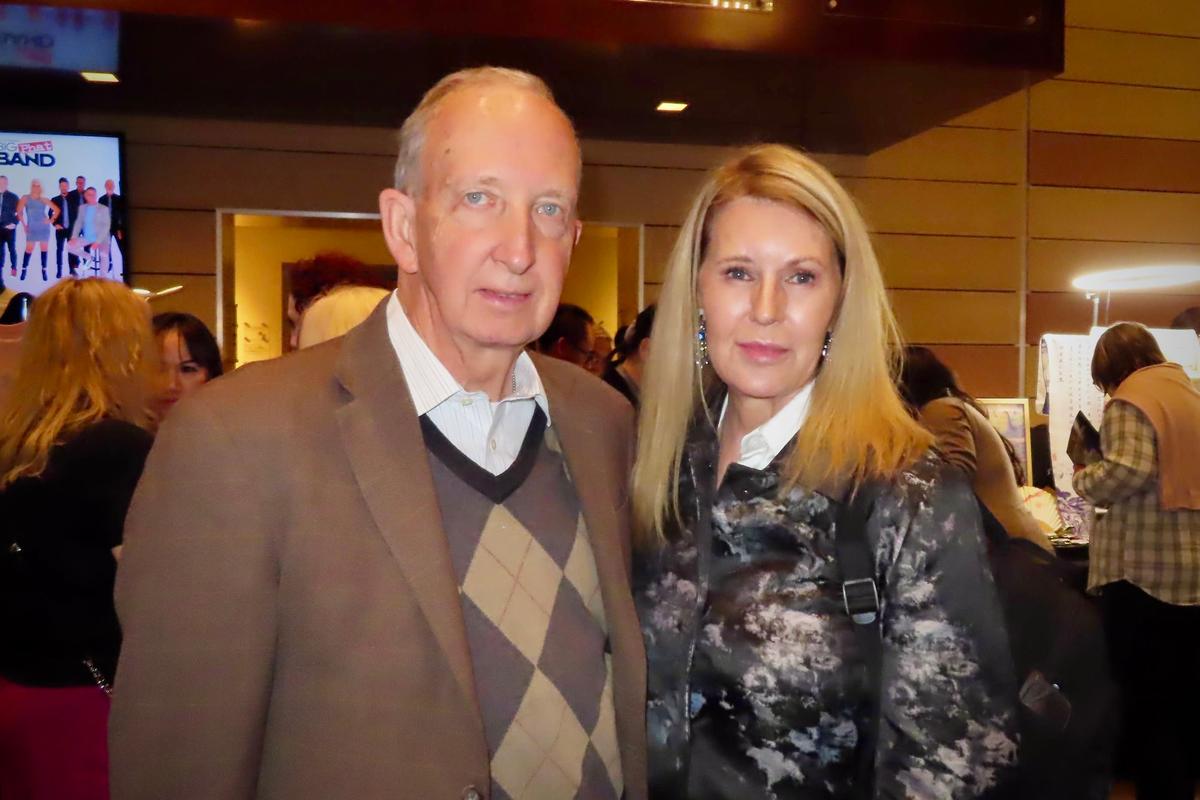 ‘I Highly Recommend Everyone to Come See Shen Yun,’ Says California Theatergoer