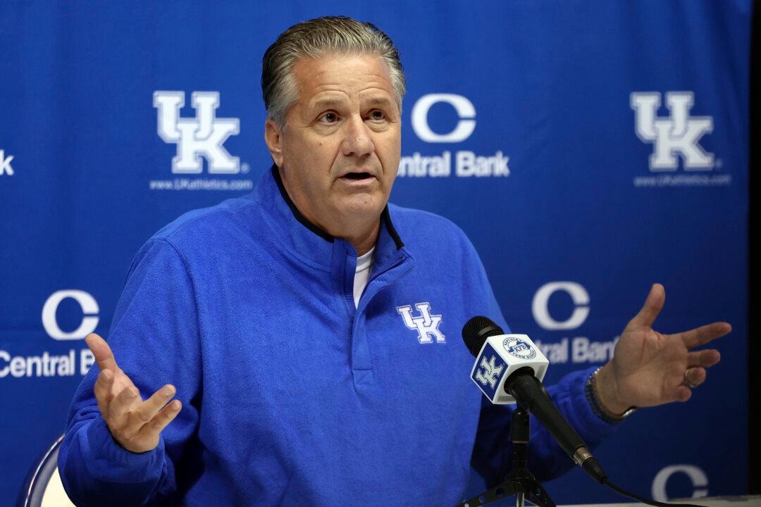 Fireworks Greet Calipari Upon His Arrival as Arkansas Basketball Coach