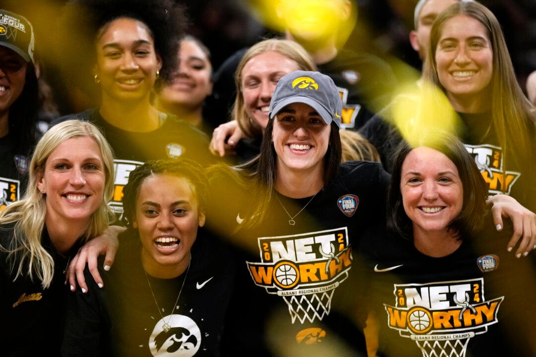 Iowa Hoops Star Clark a Big Hit on ‘Saturday Night Live’