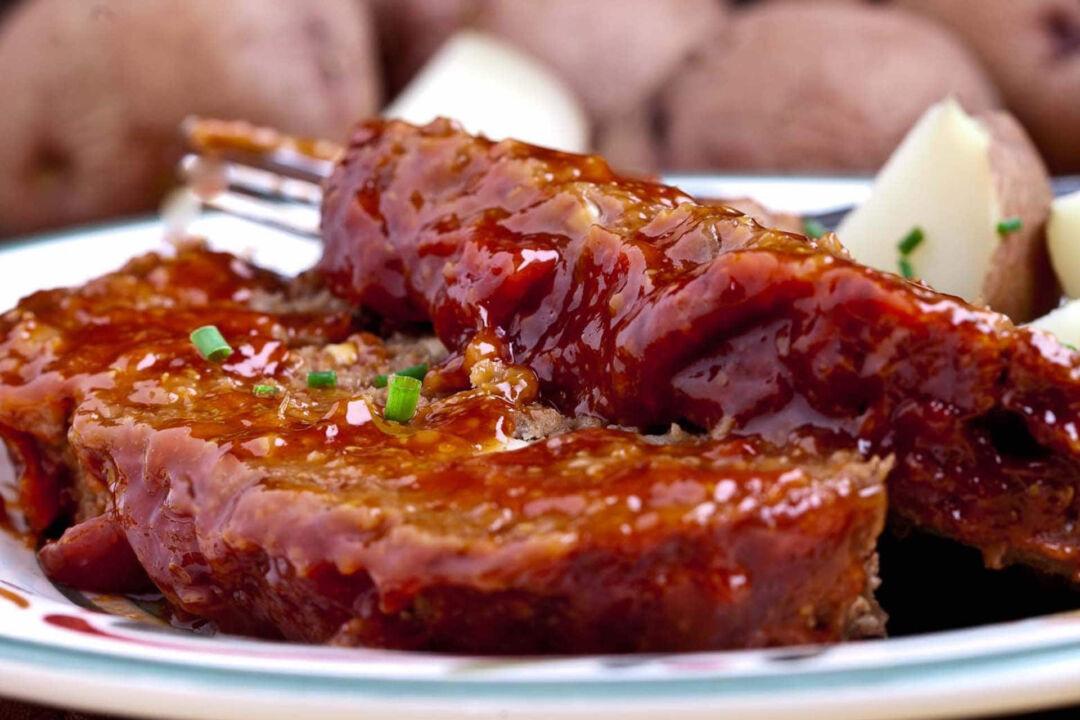 Best Meatloaf Recipe (Tender & Juicy)