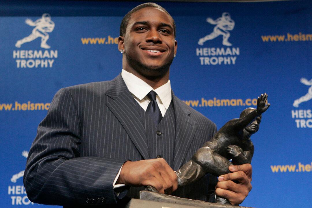 USC’s Bush Reinstated as 2005 Heisman Trophy Winner as Organizers Cite NIL Rule Changes