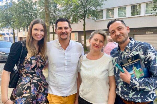 Johann Kimmel (2nd L) enjoyed Shen Yun at the Metropol Theater Bremen on May 1, 2024. (Yixiao Wang/The Epoch Times)