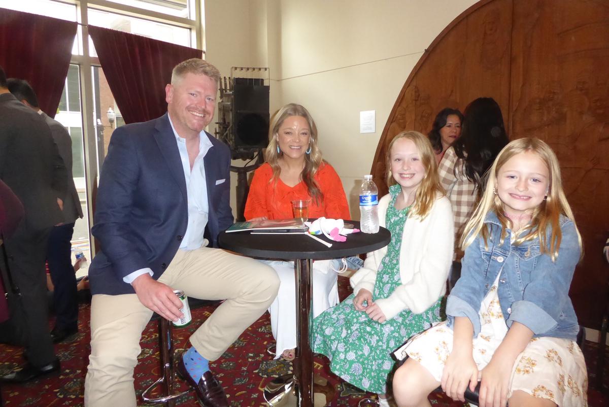 Family Loves Shen Yun’s Classical Chinese Dance