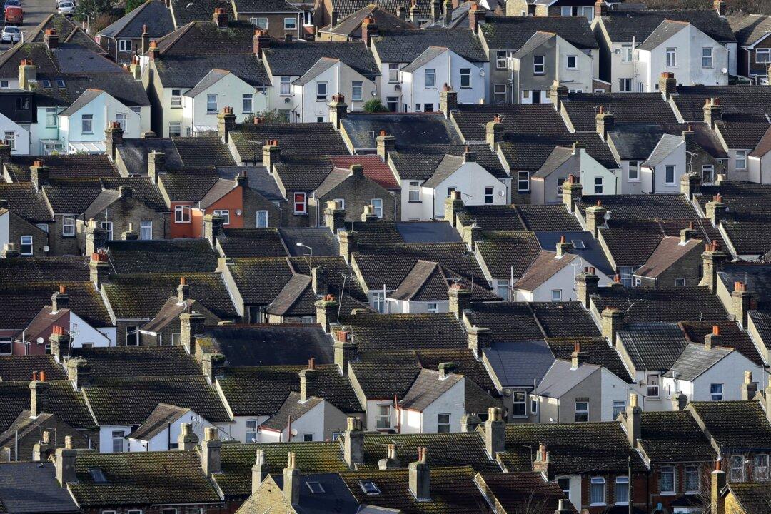 Housing Price Index: Average UK House Prices Rise by £2,200 in July