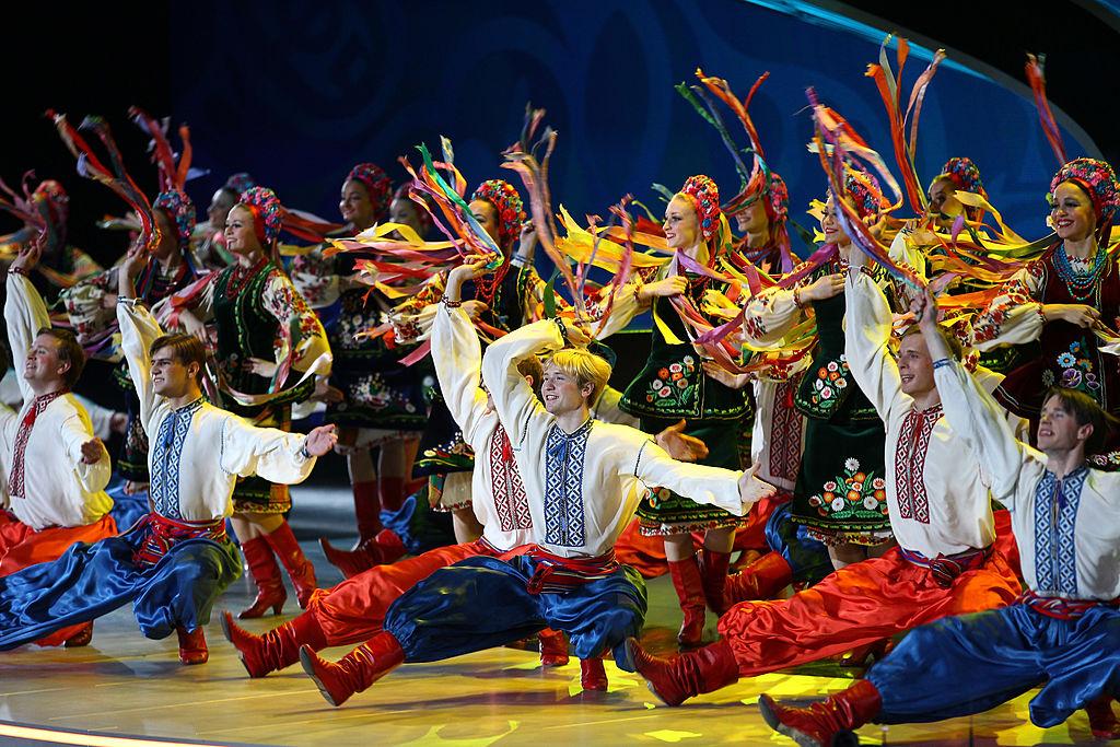 Melodies to Celebrate: Traditional Dance Music From Around the World
