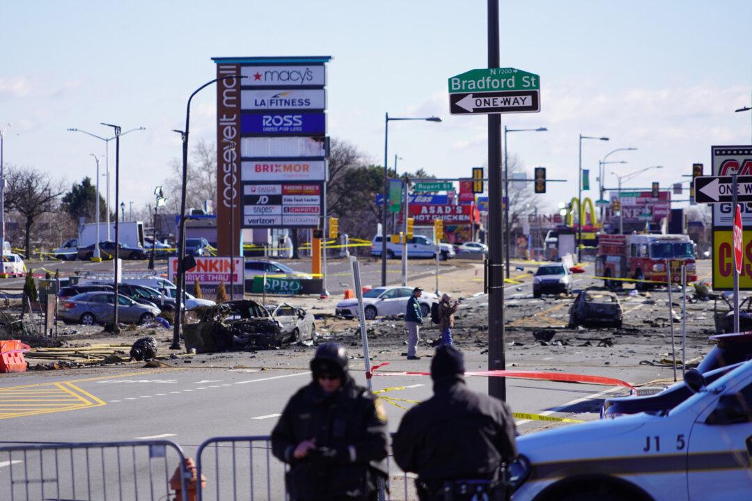 Philadelphia Plane Crash Witness: ‘The Entire Sky Lit Up’