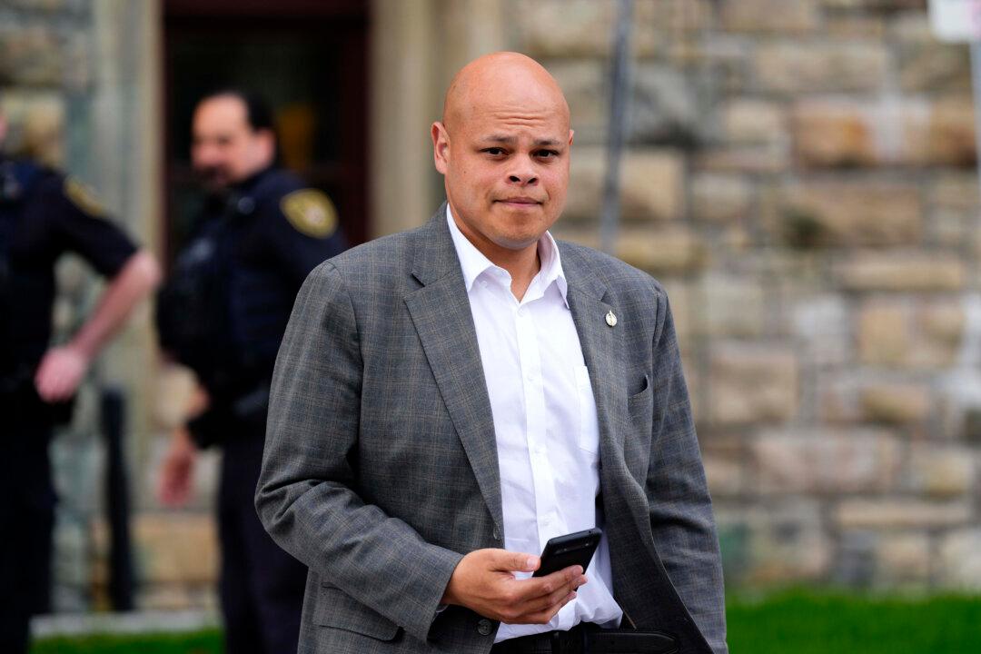 Tory MP Jivani Says Trump Gave Him a Message for Canadians