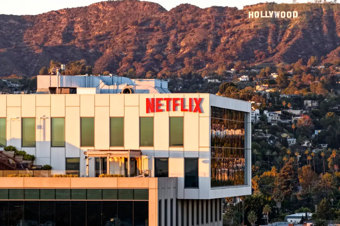 Netflix CEO Faces Criticism From Lawmakers on Warner Merger