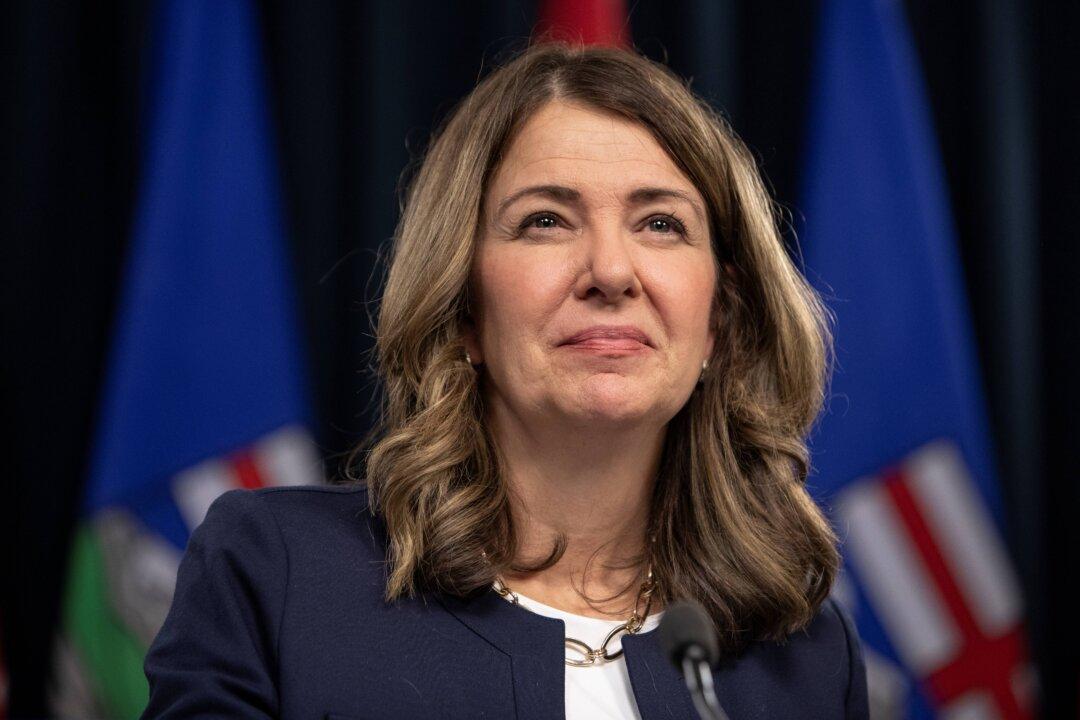 Alberta Premier Defends Plan to Withhold Funding for New Federal Judicial Appointments