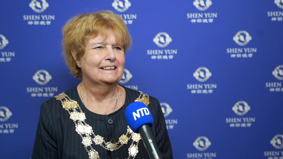 ‘Fascinating’: Mayor of Bournemouth Impressed With Shen Yun