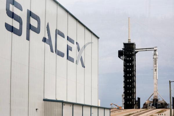 Lawmakers Seek Pentagon Probe of SpaceX Over Potential China-Linked Investment