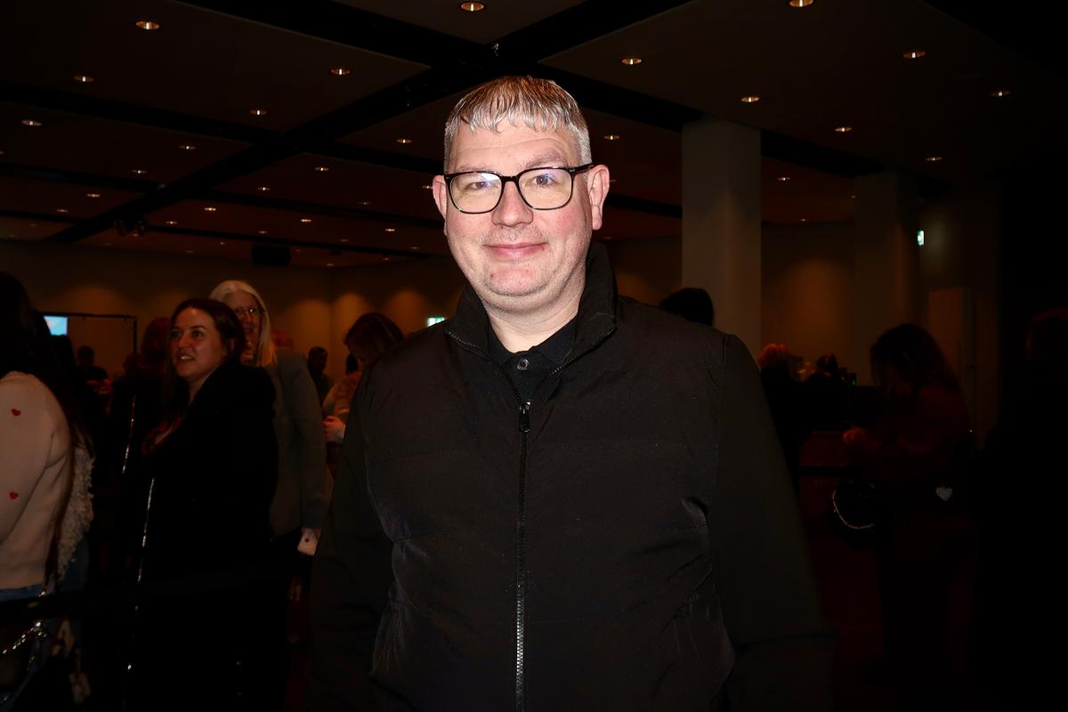 Teacher Wants to Share Shen Yun’s Message With His Little Students