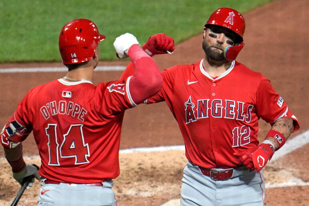 Pillar’s Two Homers, Sandoval’s Seven Shutout Innings Pace Angels Past Pirates