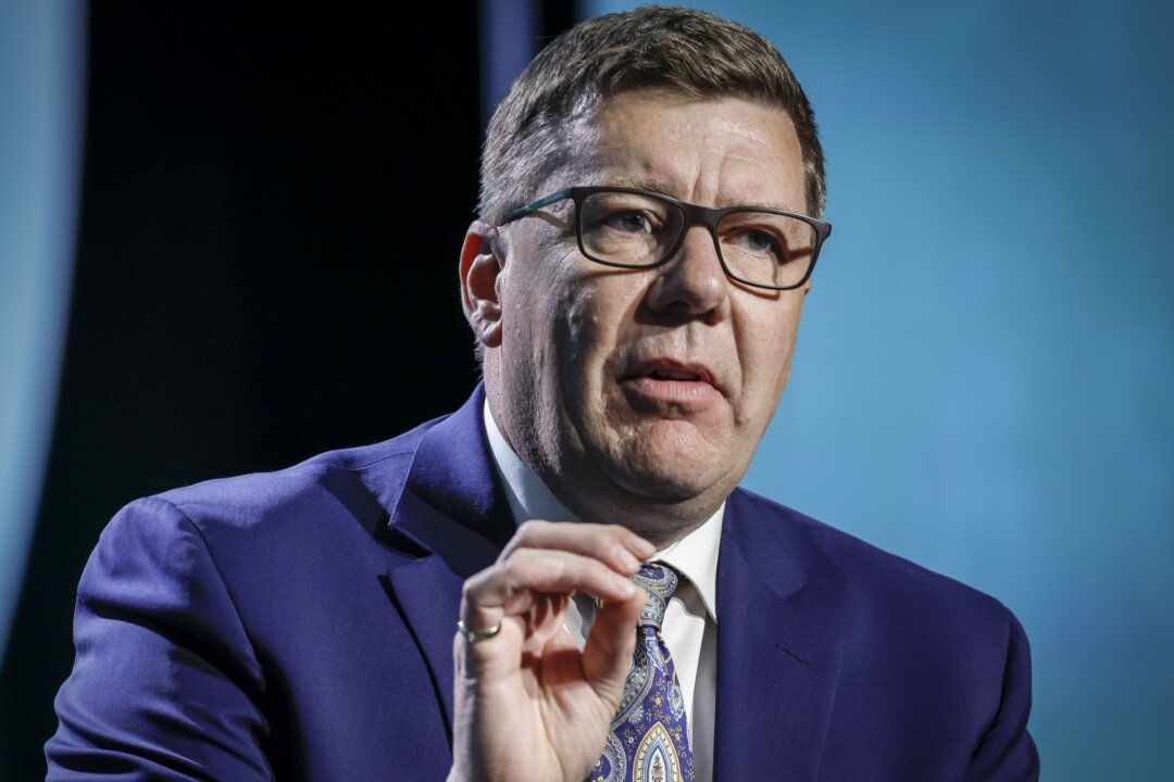 Sask. Hong Kong Group Warns Against Closer Ties With Beijing as Premier Heads to China