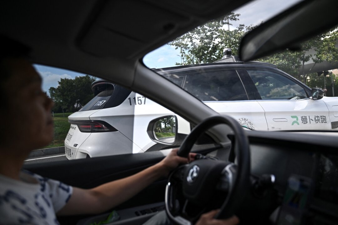 China’s Baidu to Deploy Its Self-Driving Taxis Globally Through Deals With Lyft, Uber