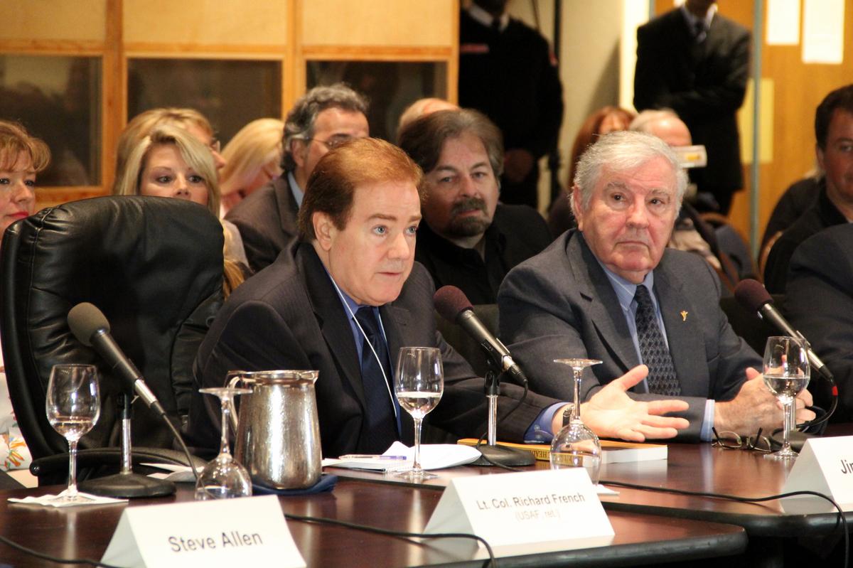 Thousands of Airline Pilots Witness UFOs