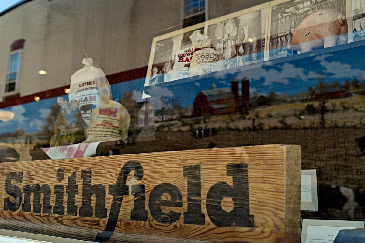 Hedge Fund Could Thwart Chinese Takeover of US Pork