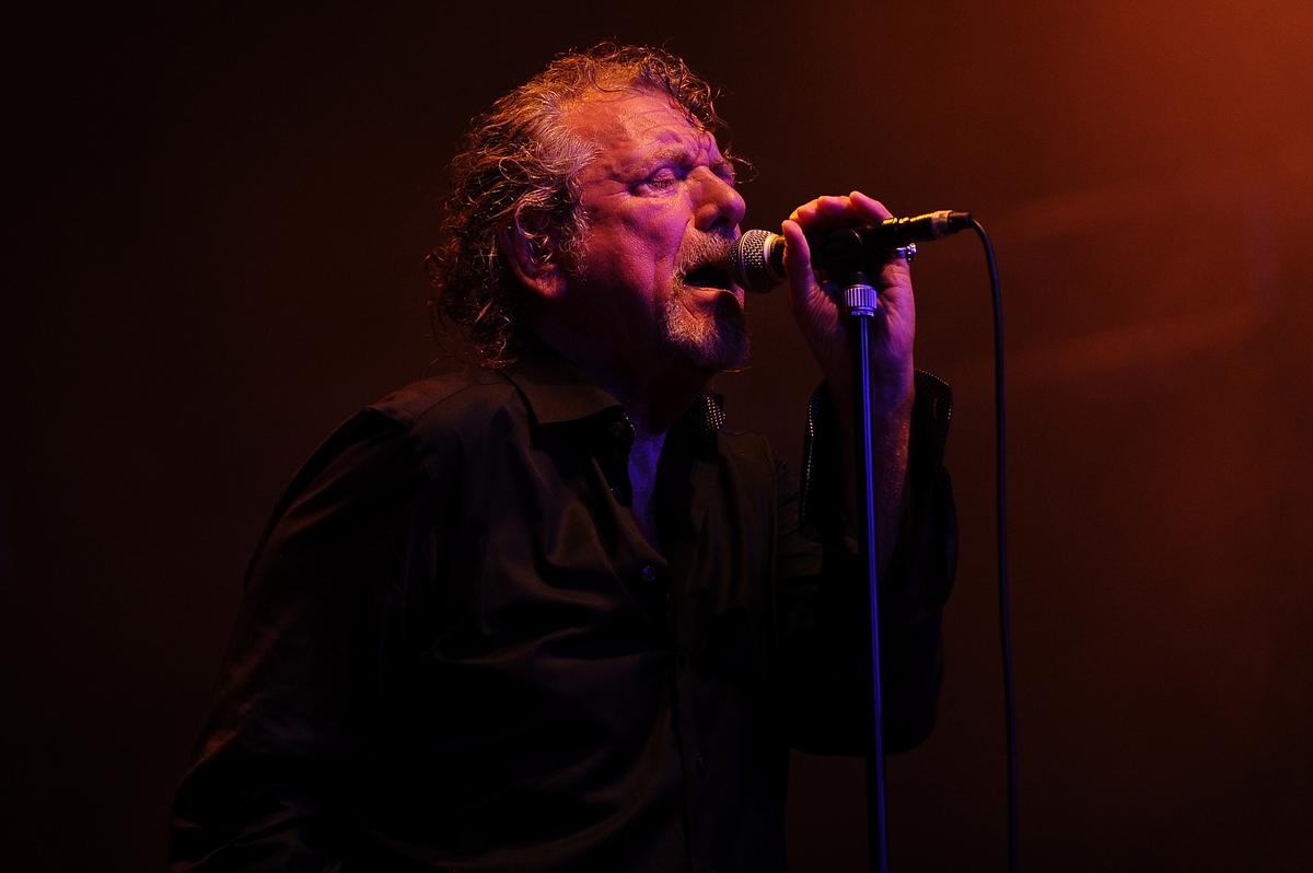 Robert Plant Revived Zeppelin Classics With Mature Voice (+Video)