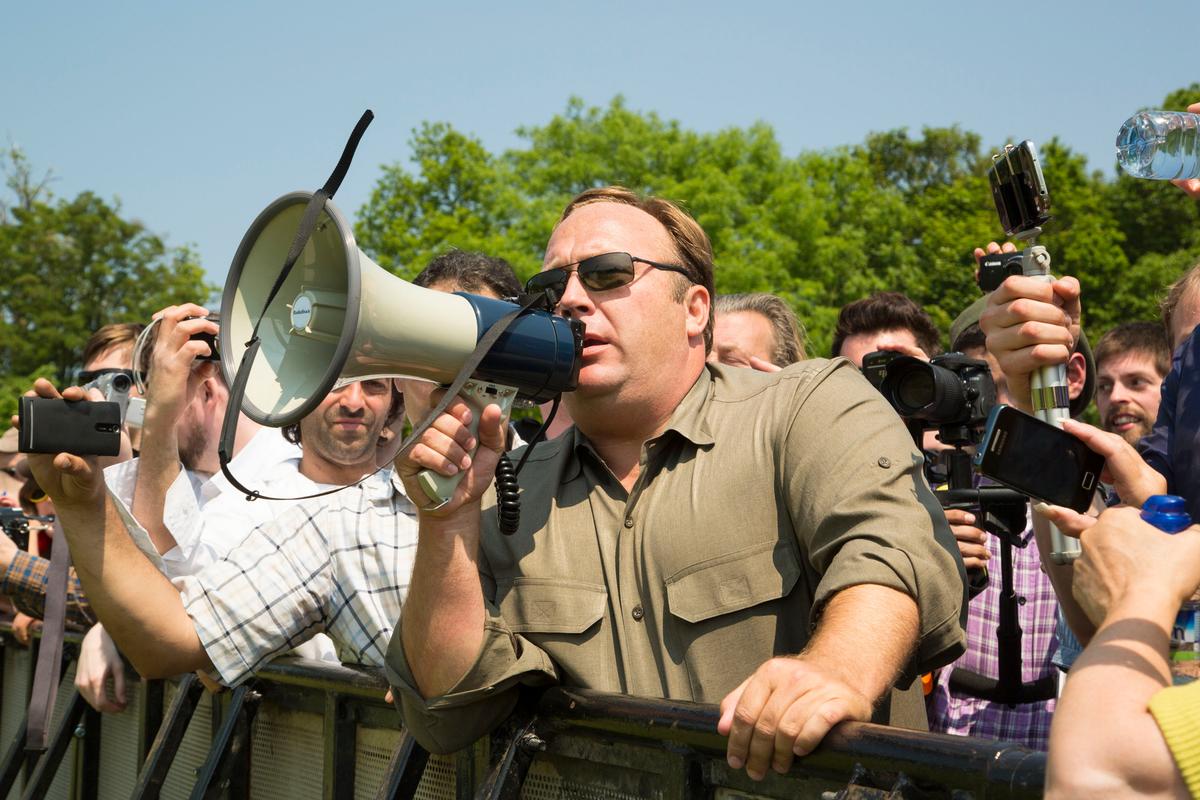 Alex Jones Says He Was Offered White House Press Credentials