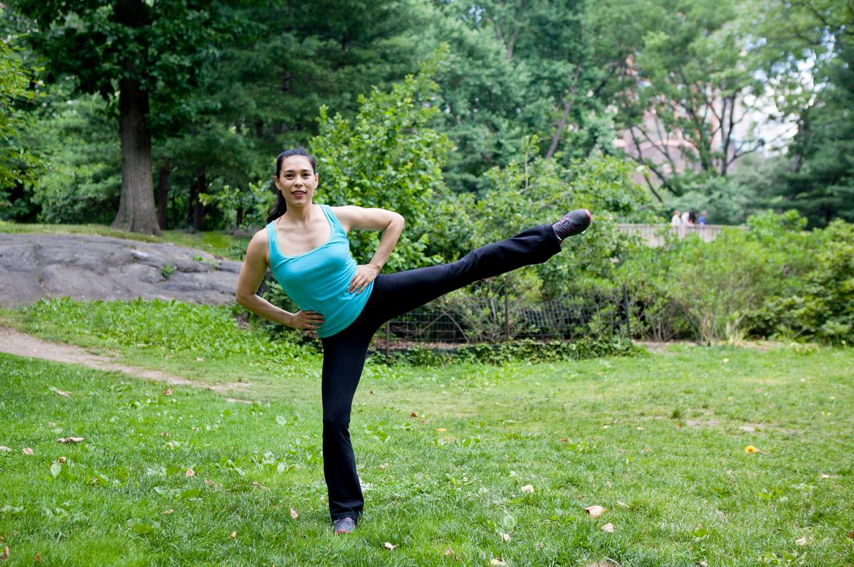 The 15-Minute Body-Weight Workout You Can Take on the Road