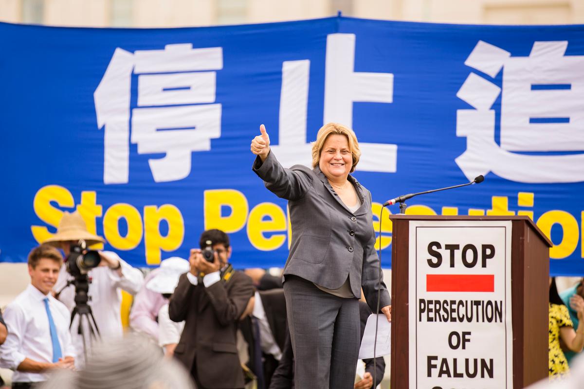 Members of US Congress Rally to End Persecution of Falun Gong