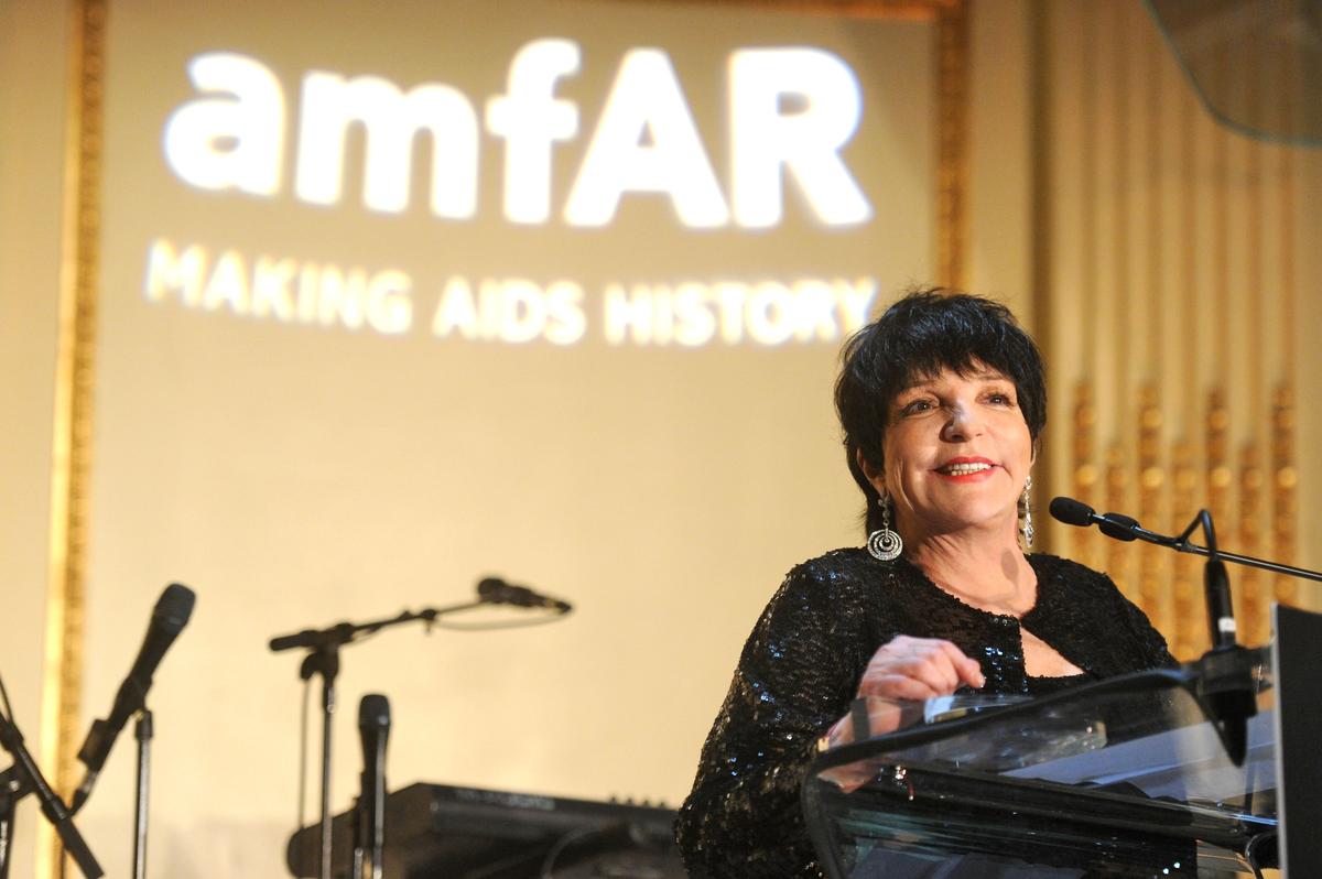 Liza Minnelli on Aging: ‘I Just Keep Replacing Parts and Moving Forward’