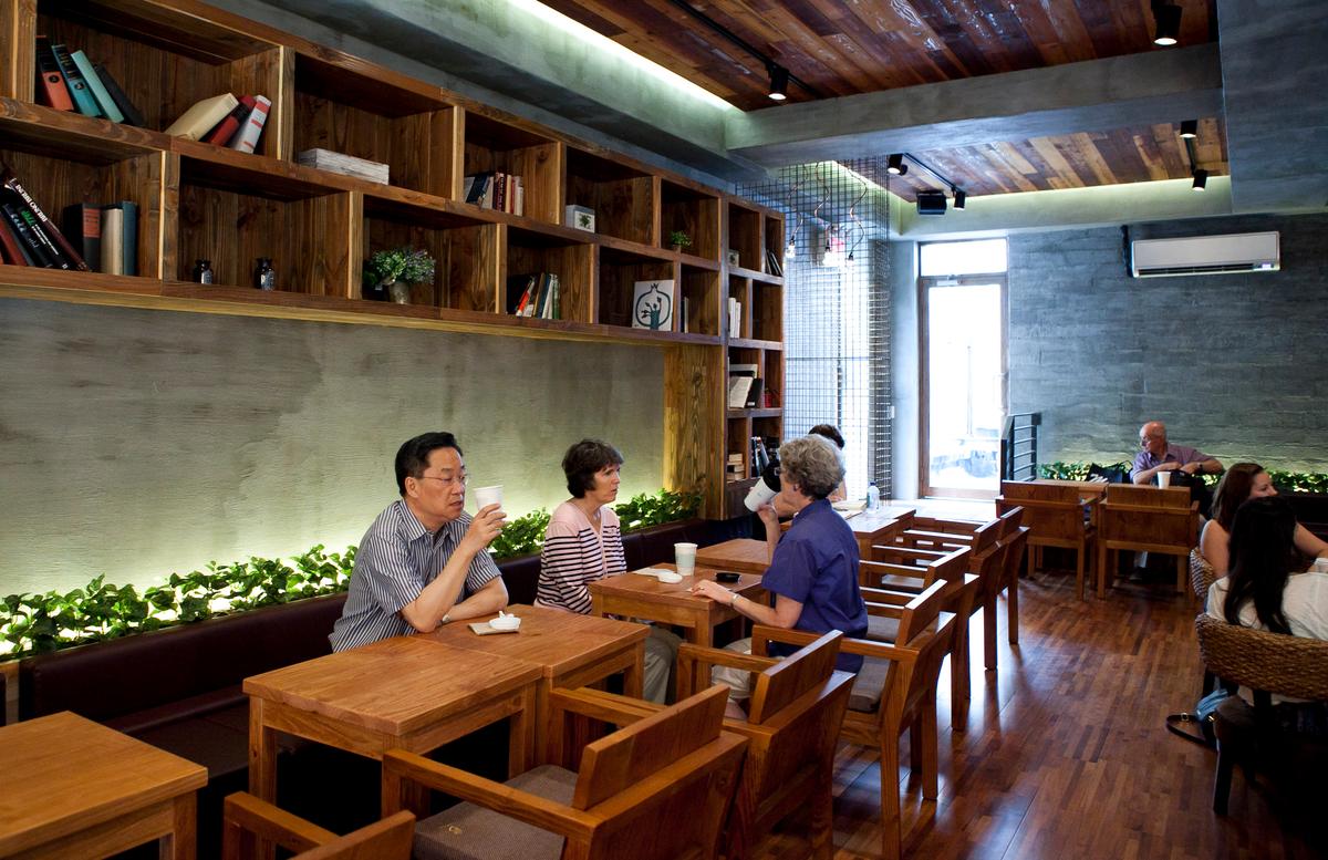 Korean Giant Caffe Bene Opens New NYC Location