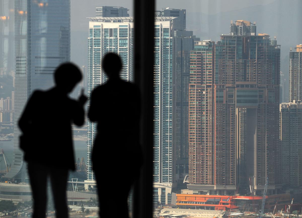 China Billionaires Exceed 300, Setting New Record