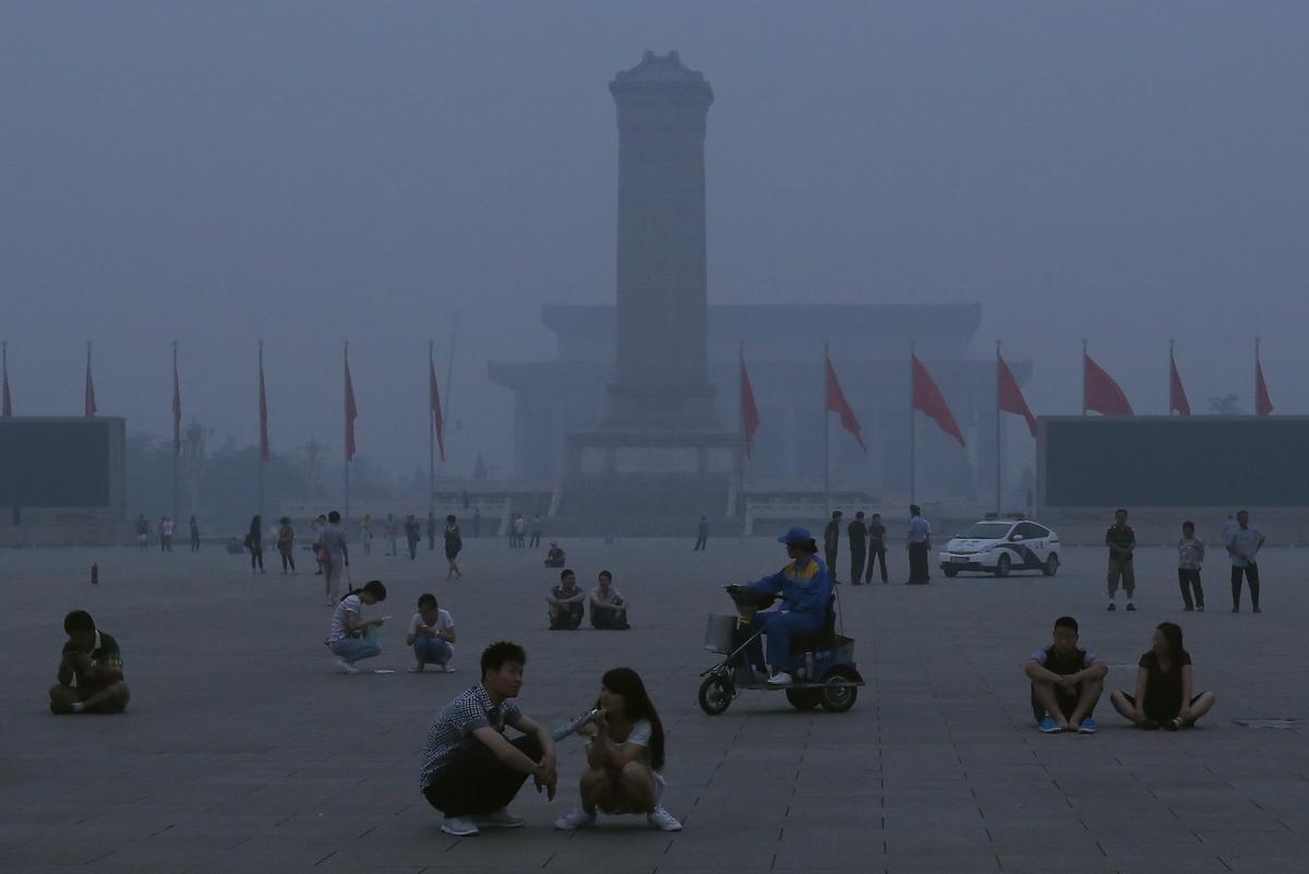 Chinese School Closed After Suspected Pollution Causes Mass Nosebleeds