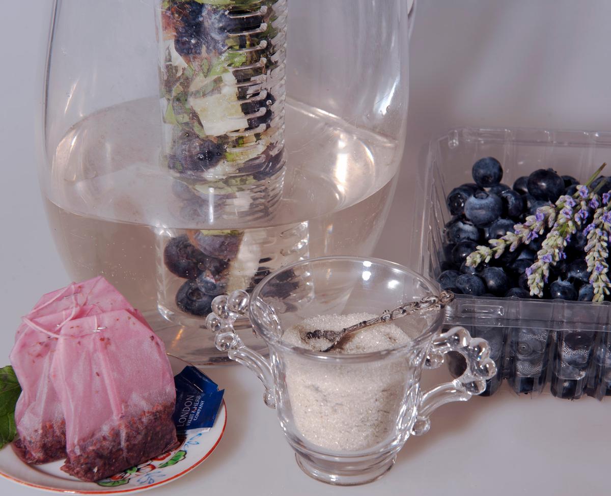Art in a Pitcher: Infused Blueberry Iced Tea 