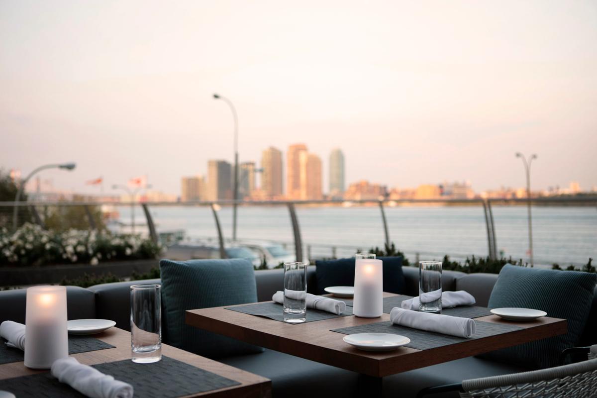 Dining With a Vista