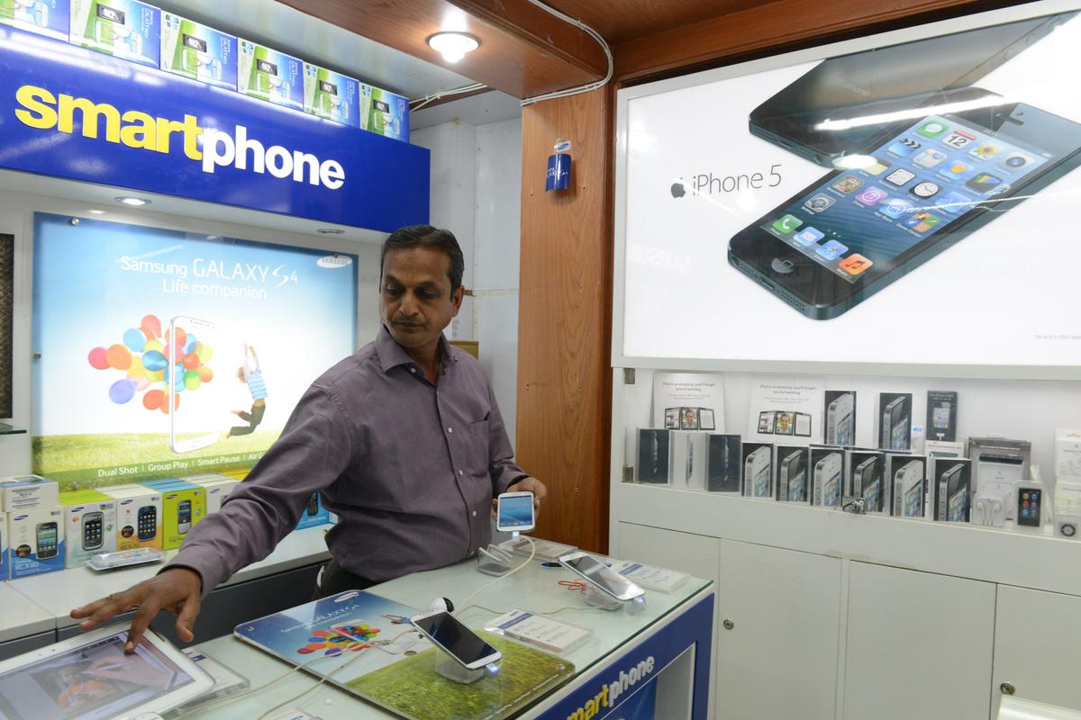 Apple Expanding Big in India