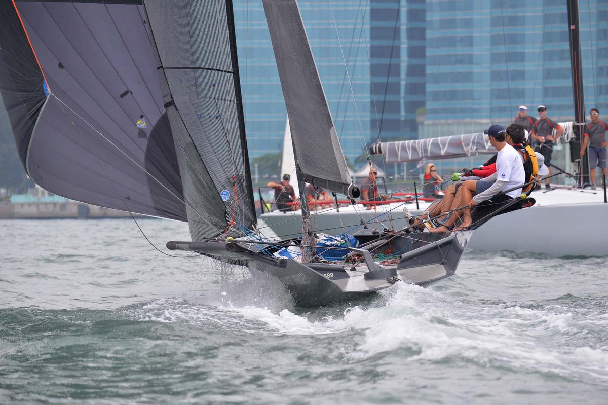 Harbour Haze, But Good Racing in RHKYC Autumn Regatta