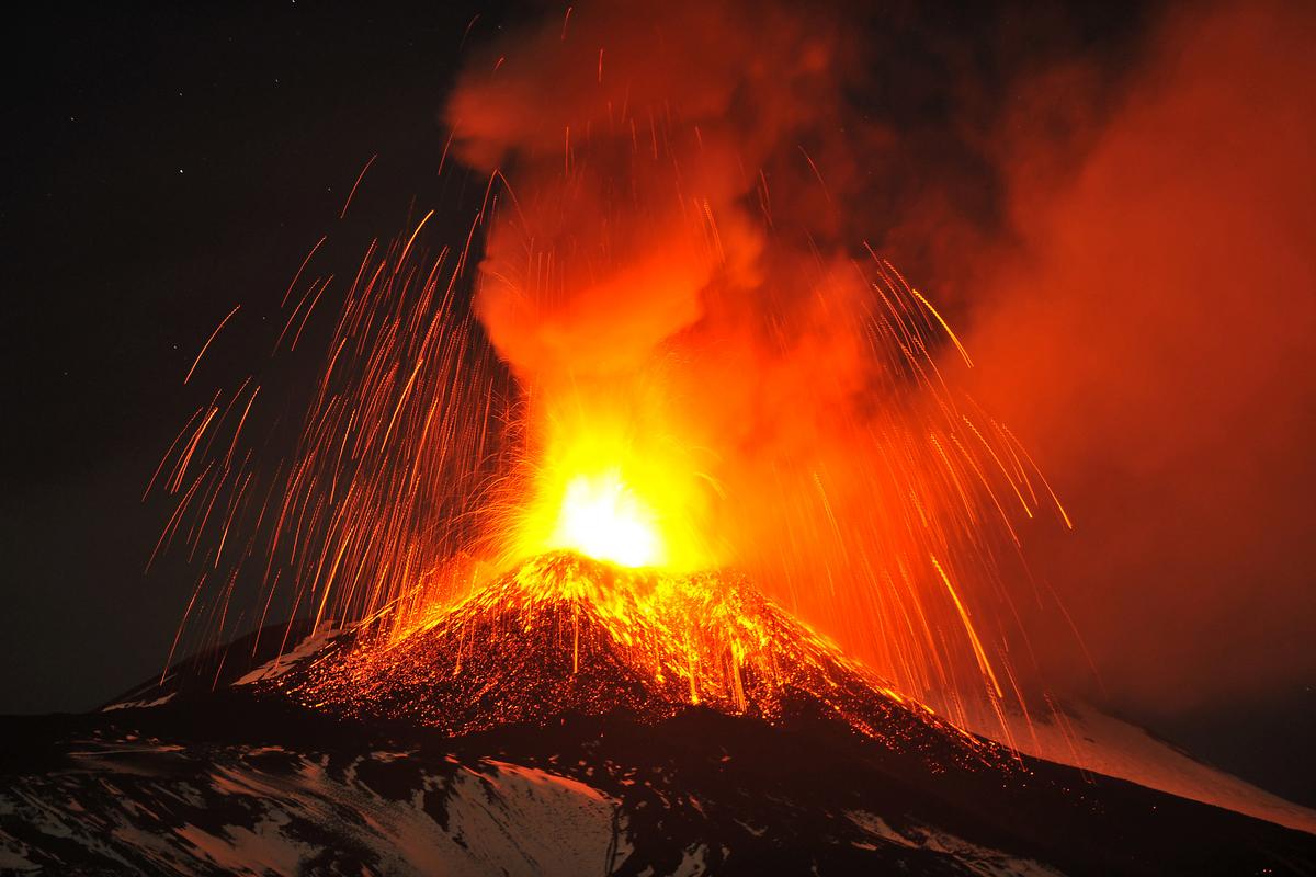 6 Volcanoes Erupting Today in 6 Countries