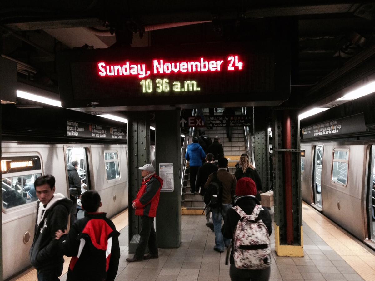 Smoke on Manhattan Bridge: N, Q, R Trains Can’t Cross
