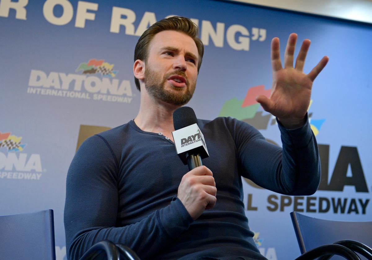 Chris Evans Has a Softer Side, Says ‘Snowpiercer’ Director Joon-ho Bong