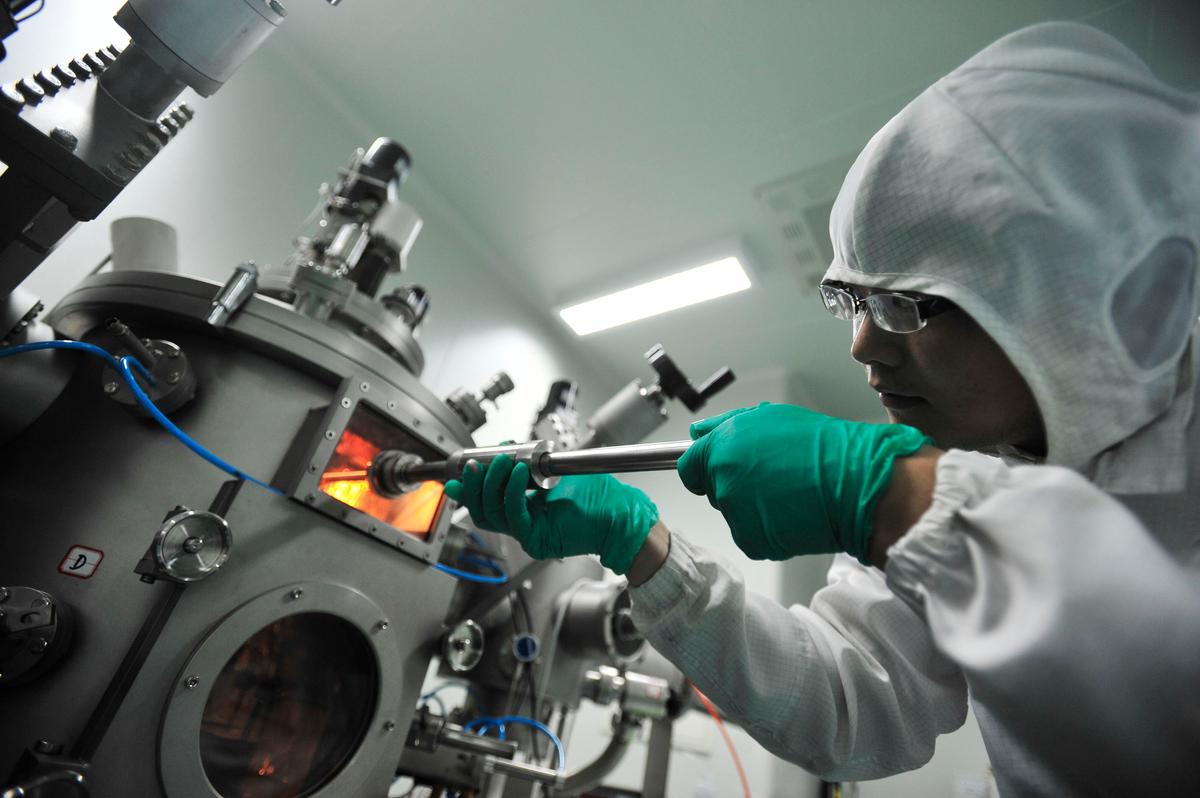 Corrupt Chinese Scientists Punished in Campaign