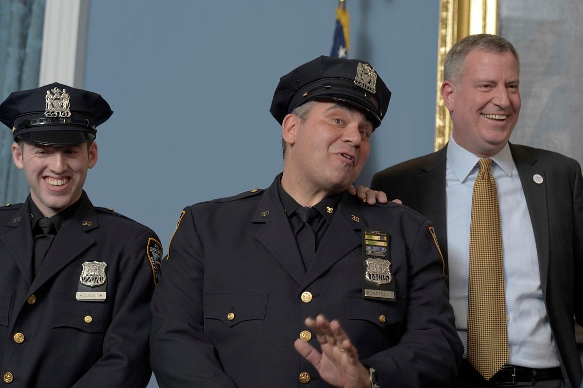 Mayor Honors Hero Cops