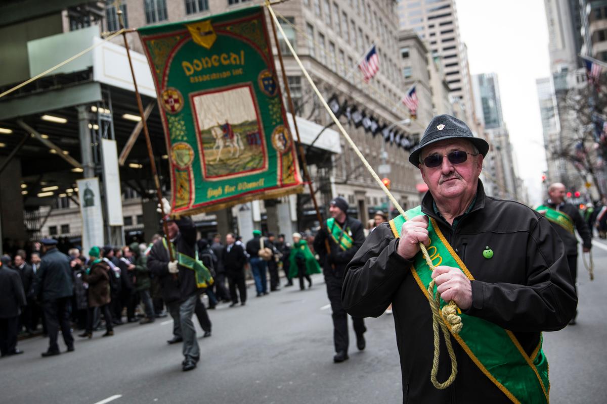 Irish Arts Center Gives Out 10,000 Free Books on St. Patrick’s Day